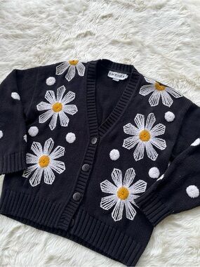 Vintage Black Daisy-Embroidered V-Neck Cardigan Sweater size Small Cotton